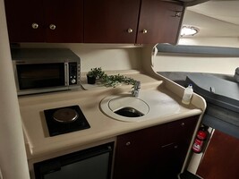 Cruisers Yachts 3075 Rogue Diesel 